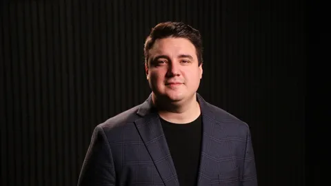 Igor Karabut, English Ministry Pastor